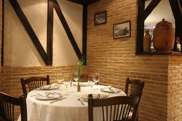 Restaurante El Lagar de Arroyomolinos mesa de cenar